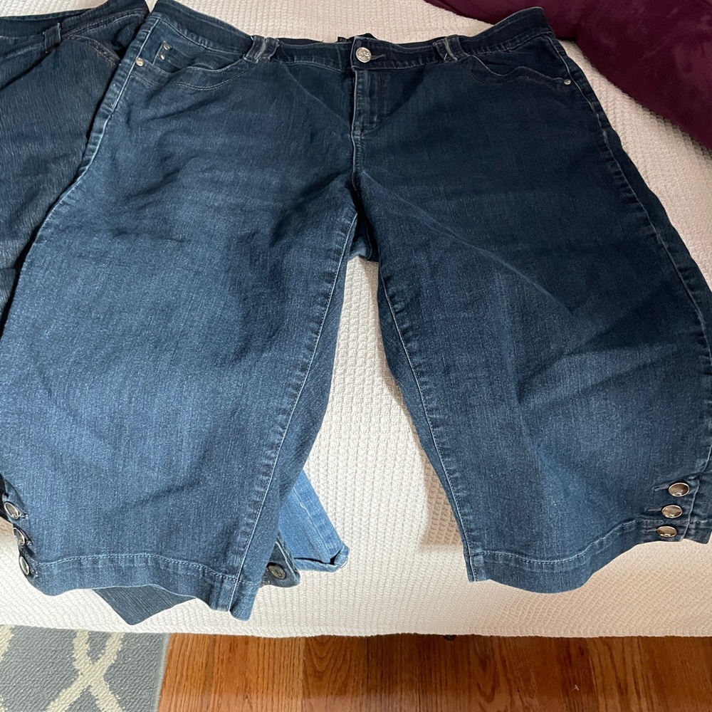 3pair capris good condition like too sell as bundle